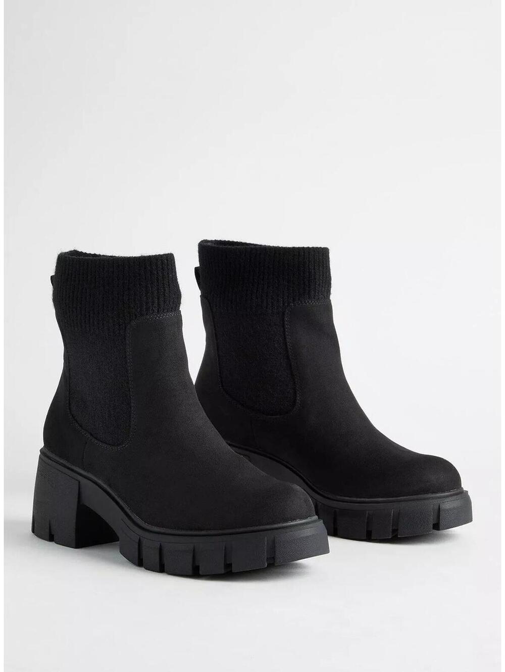 Torrid Sweater Gore Chelsea Boot 9 (WW) Black
